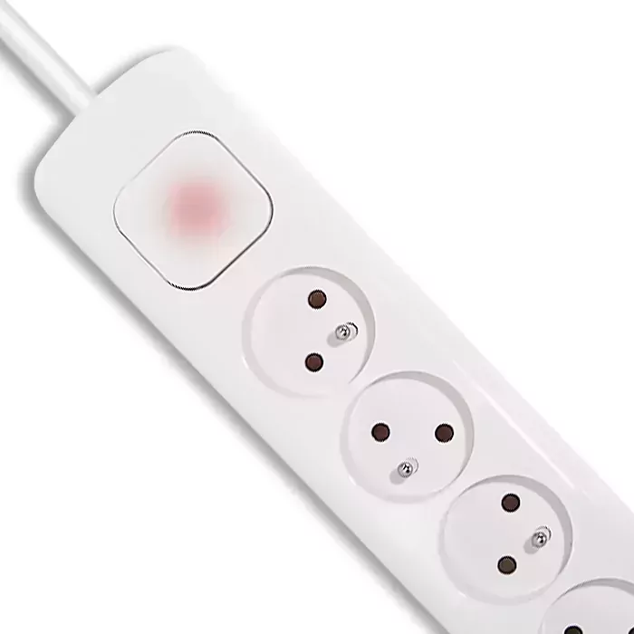 Listwa Qoltec antyprzepięciowa 8 gniazd z uziemieniem 2xUSB 1.8m biała