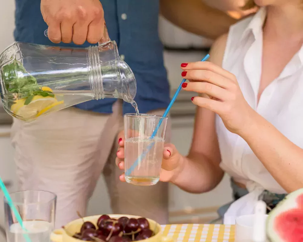 Syfon do wody saturator QUICK SODA 1L różowy + 25 naboi + 5 kostek lodu