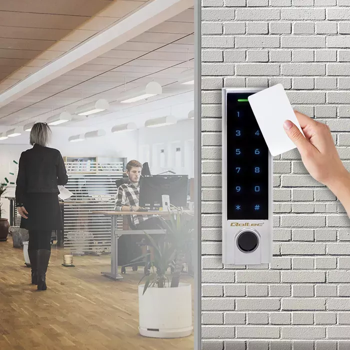 Dotykowy zamek szyfrowy z czytnikiem linii papilarnych RFID Qoltec Proteus kod karta brelok dzwonek